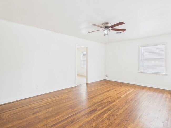 Photo - 4308 S Jackson St