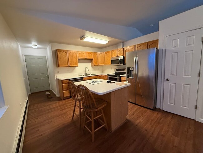 Photo - Home in North Pole / 2 Car Garage / Pet friendly