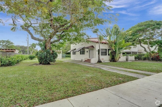 Building Photo - 418 SW 18th Ct Rental