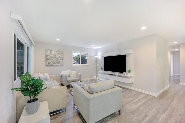 Photo - 4719 Snead Dr