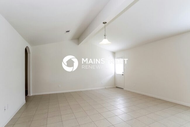 Photo - 4 Bedroom Pet-Friendly Home in Rosharon, TX with Main Street Renewal