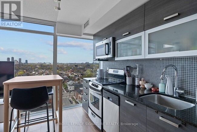 Photo - 36 Lisgar St Unit 1722E