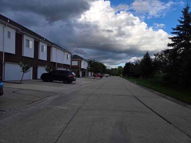 Photo - 6725 Boulder Pointe Dr