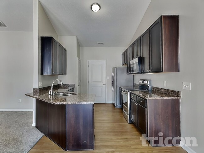 Photo - 4907 Long Iron Dr