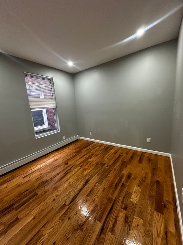 Photo - 2673 Bainbridge Ave Unit 2