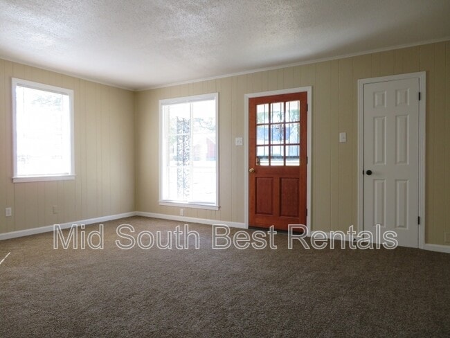 Photo - 1048 University St