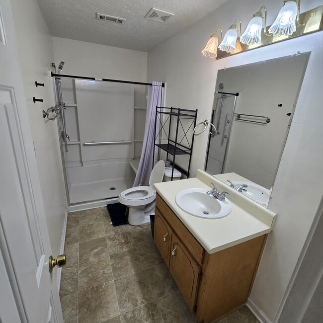 Photo - Private 3-Bdr 2 Full Bath Ranch with large fenced backyard and workshop.