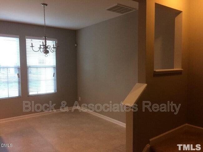 Photo - 122 Phantom Ln