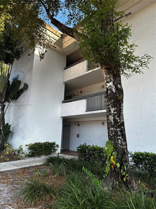 Photo - 701 N Pine Island Rd Unit 101