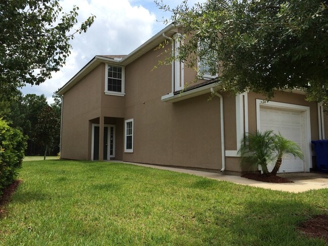 Building Photo - ** Coming SOON"  End Unit in Gables at Win...