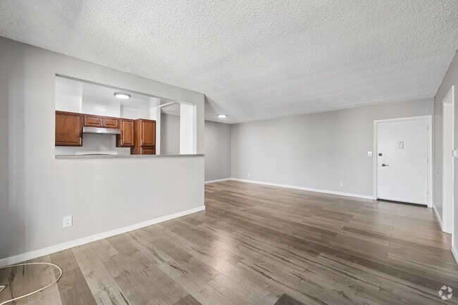 2BR, 2BA - 1,500SF - Living Room