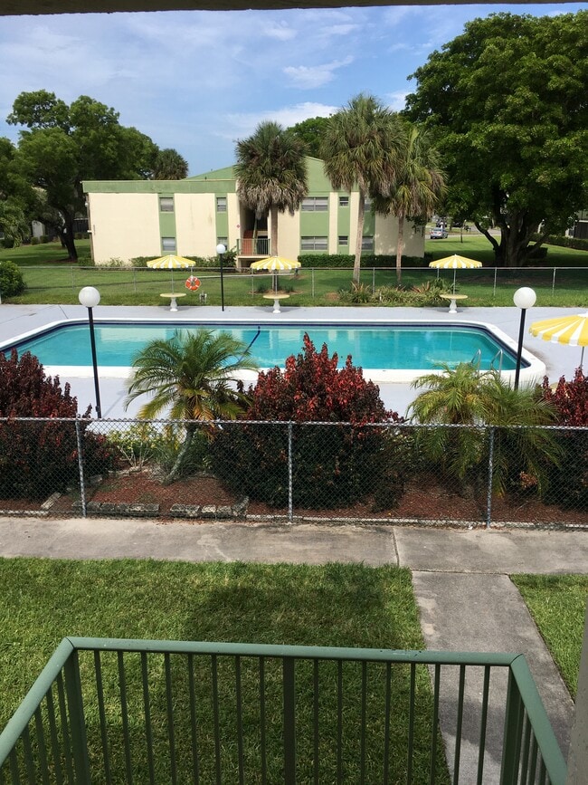 Photo - 4272 NW 89th Ave Unidad 107