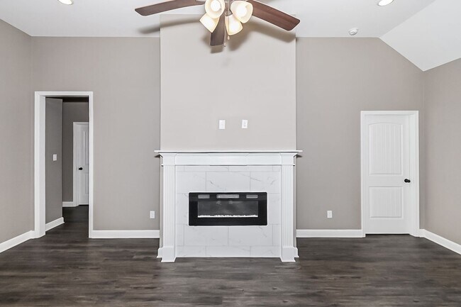 Photo - GlenCircle8886 Unit 1