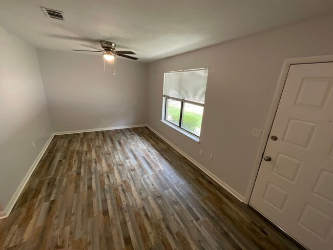 Photo - 1/1 Apartment in Chipley with Water, Sewer, Garbage, & Lawn Maintenance Included!