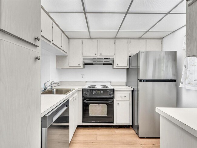 Photo - 9470 Poinciana Pl Unit 303