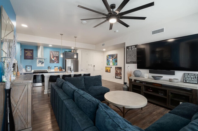 Photo - 3131 N Central Ave Unit 4011