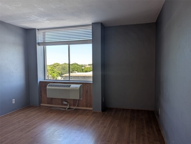 Building Photo - 7520 Hornwood Dr Unit 402