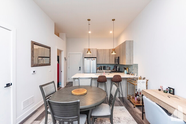 Photo - 2317 N Clark St