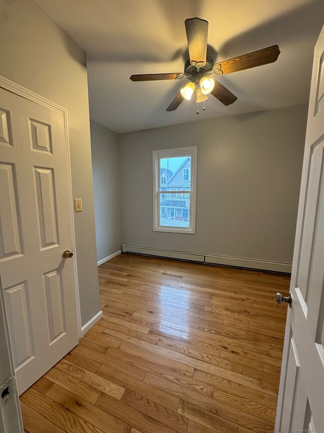 Photo - 150 Norman St Unit 2nd floor