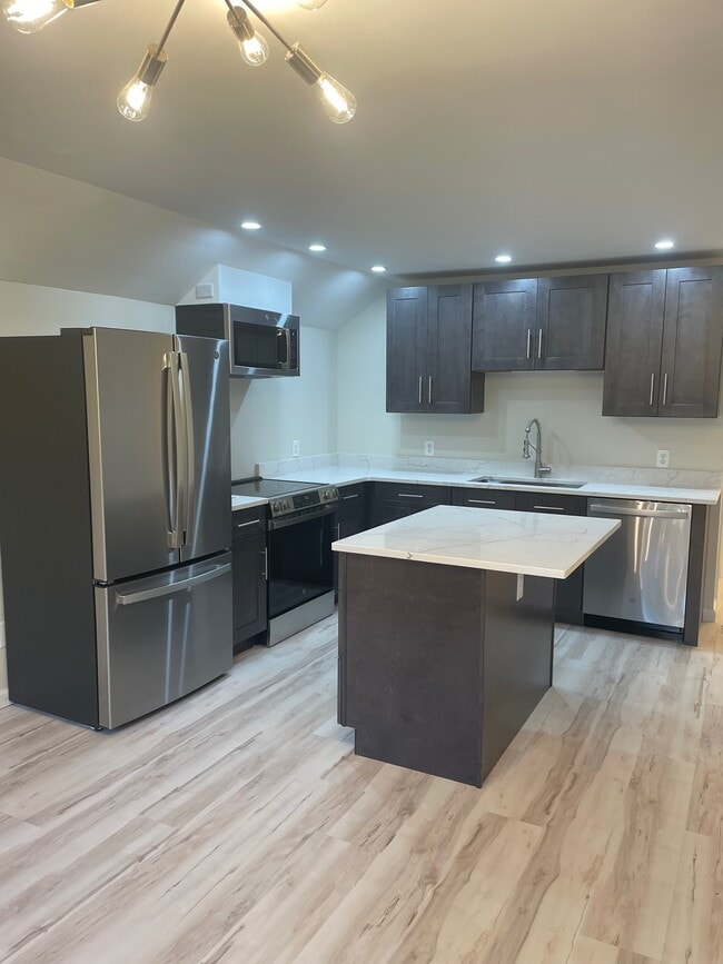 Photo - 123 Hilltop Rd Unit Hilltop Apartment