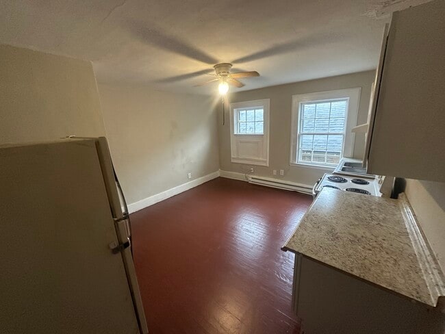 Photo - 342 Holmes St Unit 4