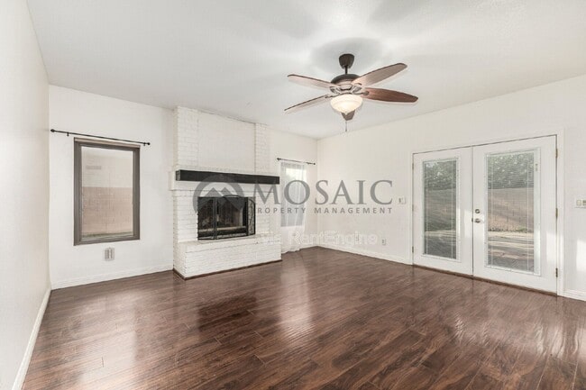 Photo - 634 E Century Ave