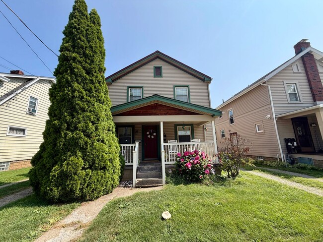 Building Photo - 7408 Yale Ave Unit B