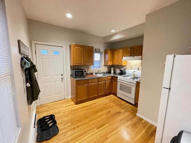 Photo - 361 Crescent Ave