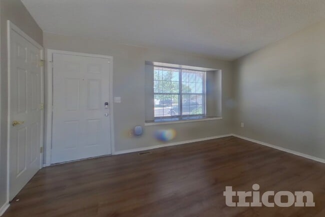 Photo - 17662 Ponderosa Ave