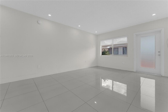 Building Photo - 5271 NW 5th St Unit 5271