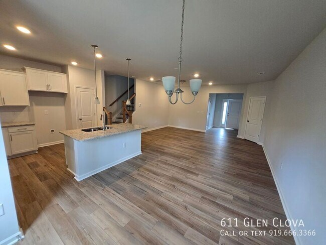 Photo - 611 Glen Clova Dr