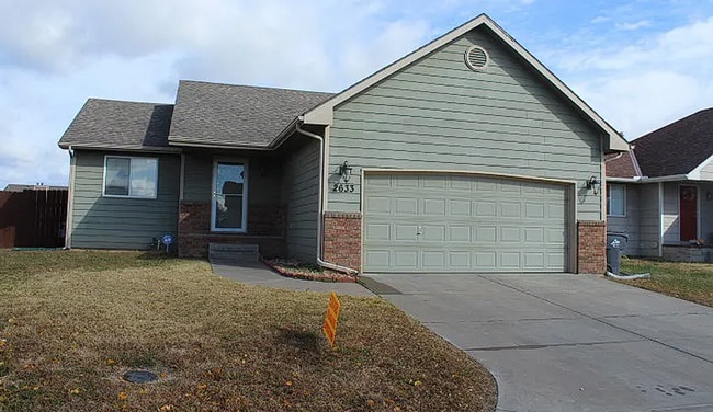 5 Bedroom 3 Bath Home close to schools and... - 5 Bedroom 3 Bath Home close to schools and...