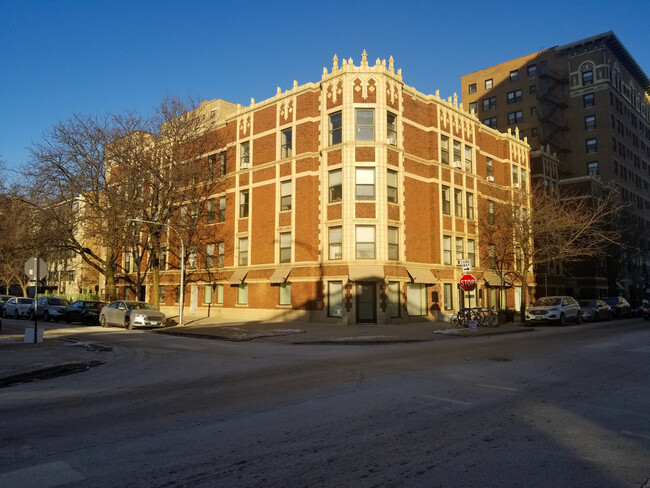 Photo - 1070 W Granville Ave Condo