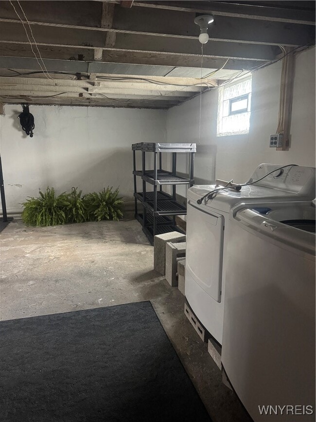 Building Photo - 5 Liberty St