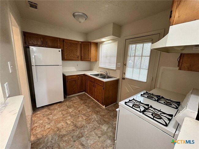 Photo - 1303 Alexander St