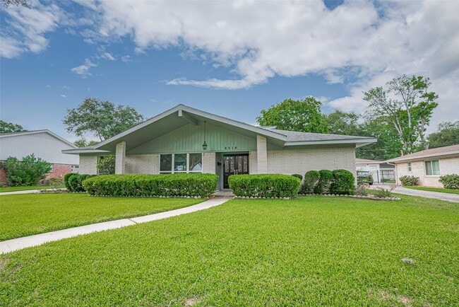 Building Photo - 8314 Burning Hills Dr