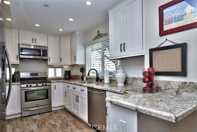 1509 E Balboa Blvd