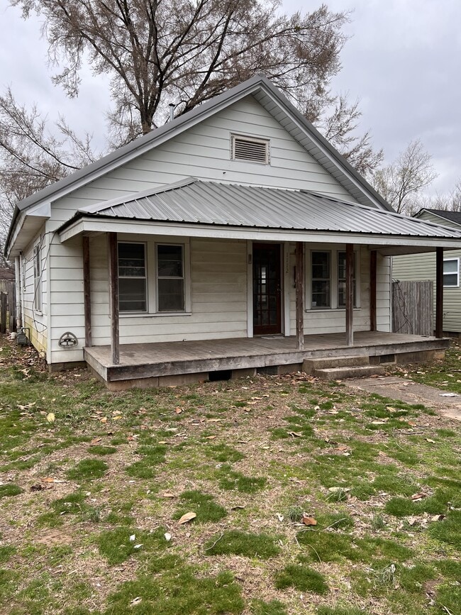 Building Photo - 1112 N College Ave Rental