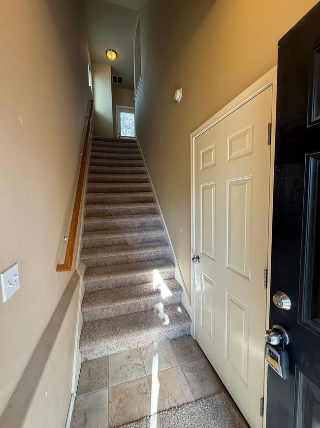 Photo - g434 Unit 100