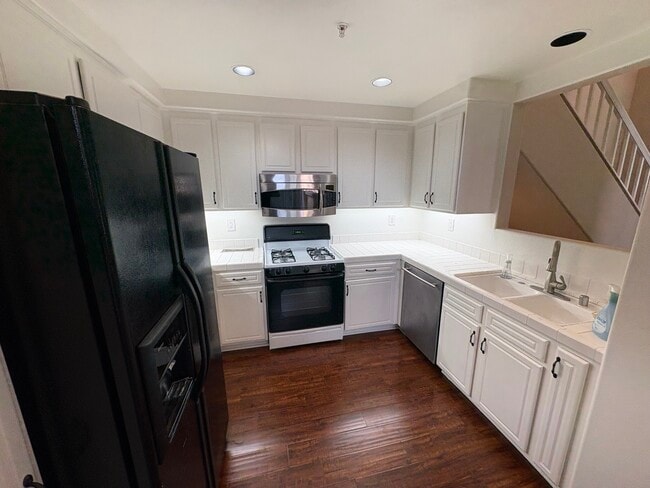 2634 Dunstan Dr