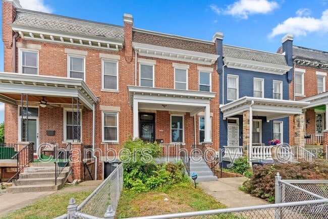 Photo - 3532 Warder St NW