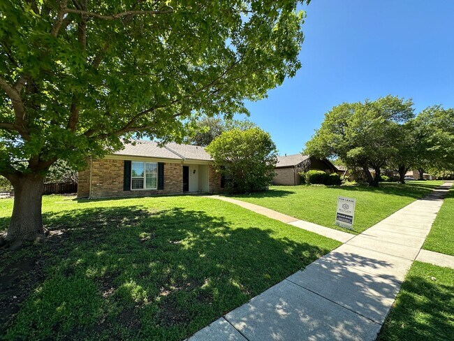 Charming home near Greenbelt! - Charming home near Greenbelt!