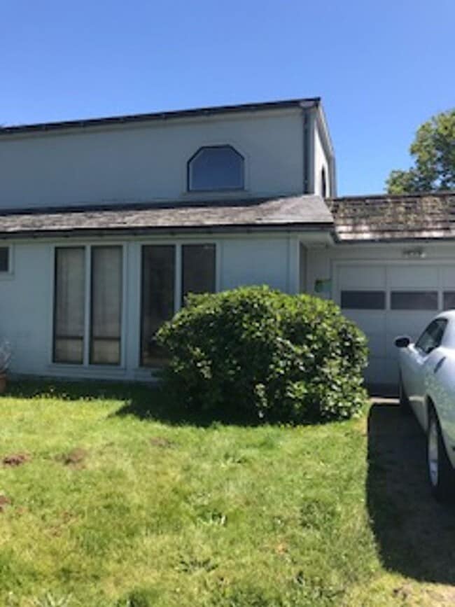 Building Photo - Pet-friendly Trinidad cottage near the beach & shopping!