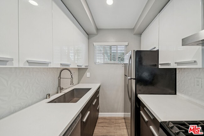 Photo - 252 S New Hampshire Ave Unidad 4