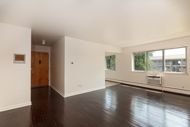 MadGrey Apartments