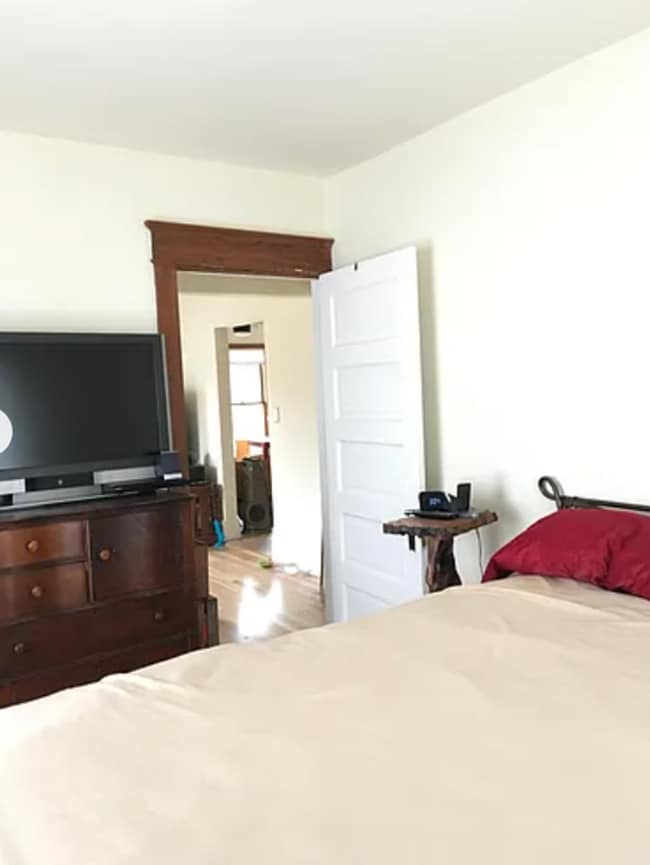 Photo - 301 W Illinois St Unit 4