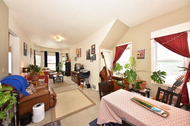 Photo - 1685 N Franklin Pl Unidad Upper