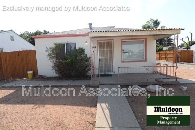 Building Photo - 2561 Camellia St