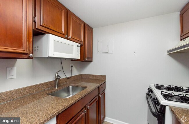 Building Photo - 1300 Army Navy Dr Unit 919 Rental