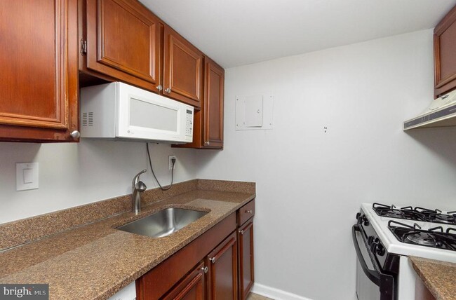 Photo - 1300 Army Navy Dr Apartment Unit 919